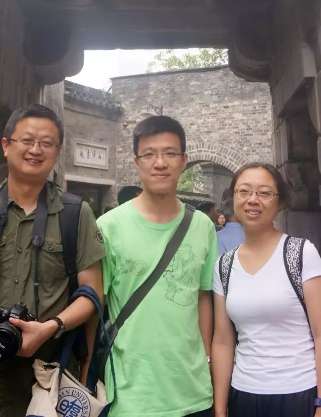 主编合影(左起):吴滔 谢湜 于薇