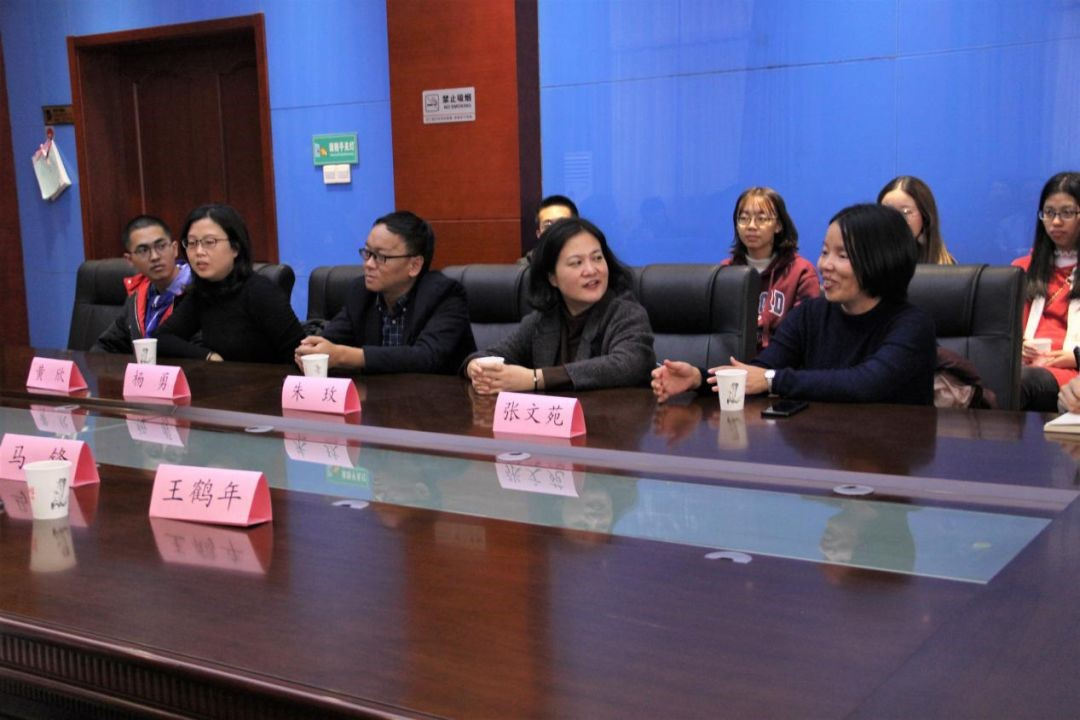 西北大学历史学院教师代表在座谈会上